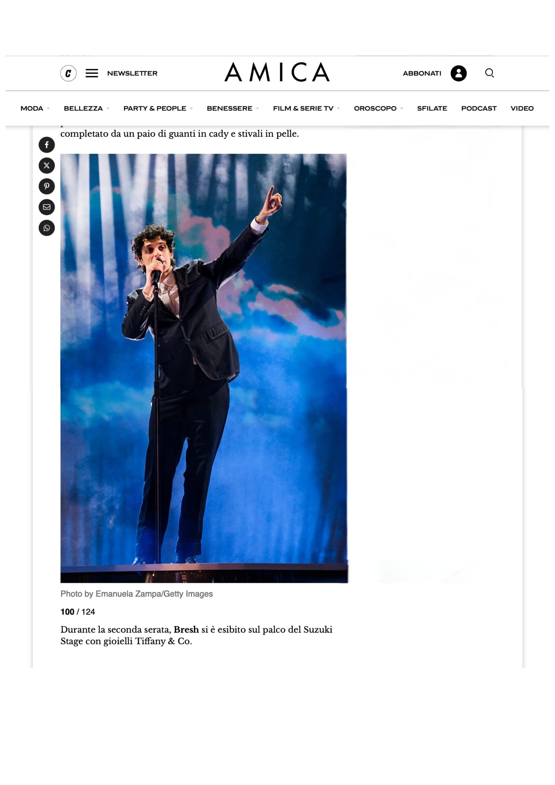 Published in Amica, article “Sanremo 2026 - tutti i look”, [2026]. Documentary photography by Emanuela Zampa. Screenshot of the original editorial layout, preserving image placement and credits.