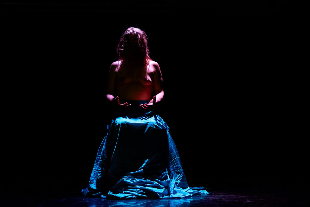 Tania Hinz performing in Genova, 2026