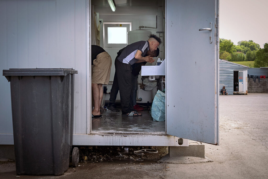 At Velika Kladuša, passage into Croatia is reportedly controlled by two groups of smugglers: Algerian Berbers and Afghans. If Bihać is a place of despair, Velika Kladuša is where anxiety takes shape. The Miral camp reflects this condition. Miral refugees camp, Velika Kladusa, Bosnia Herzegovina, 2019.