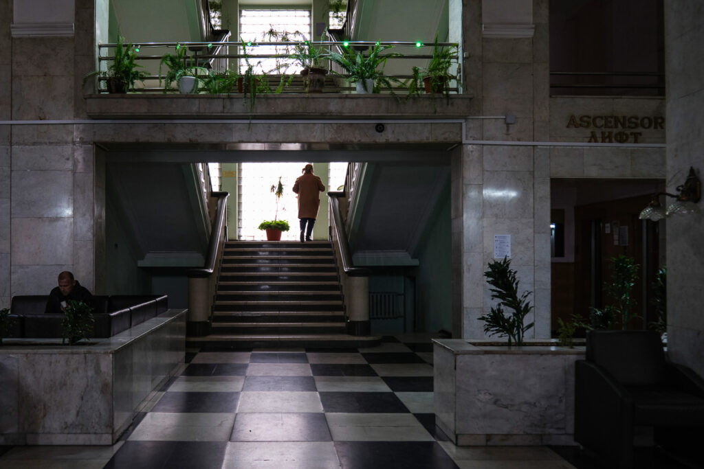 The hall of Hotel Chișinău, entirely rented to accommodate Ukrainian refugees of Jewish origin. Volunteers from “rural areas of Israel” describe an emergency relief programme supporting relocation to Israel. Chișinău, Moldova, March 25, 2022.