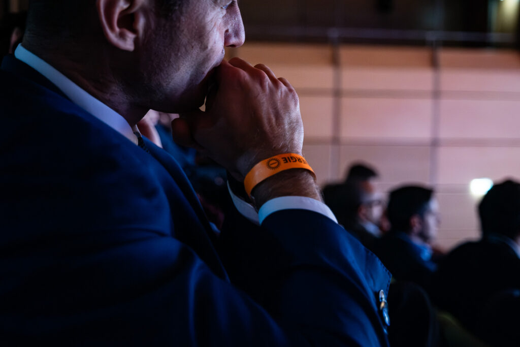 Corporate events, conferences, networking, brand activations and business gatherings documented with a documentary approach. Photography for corporate events, conferences, networking and brand experiences.