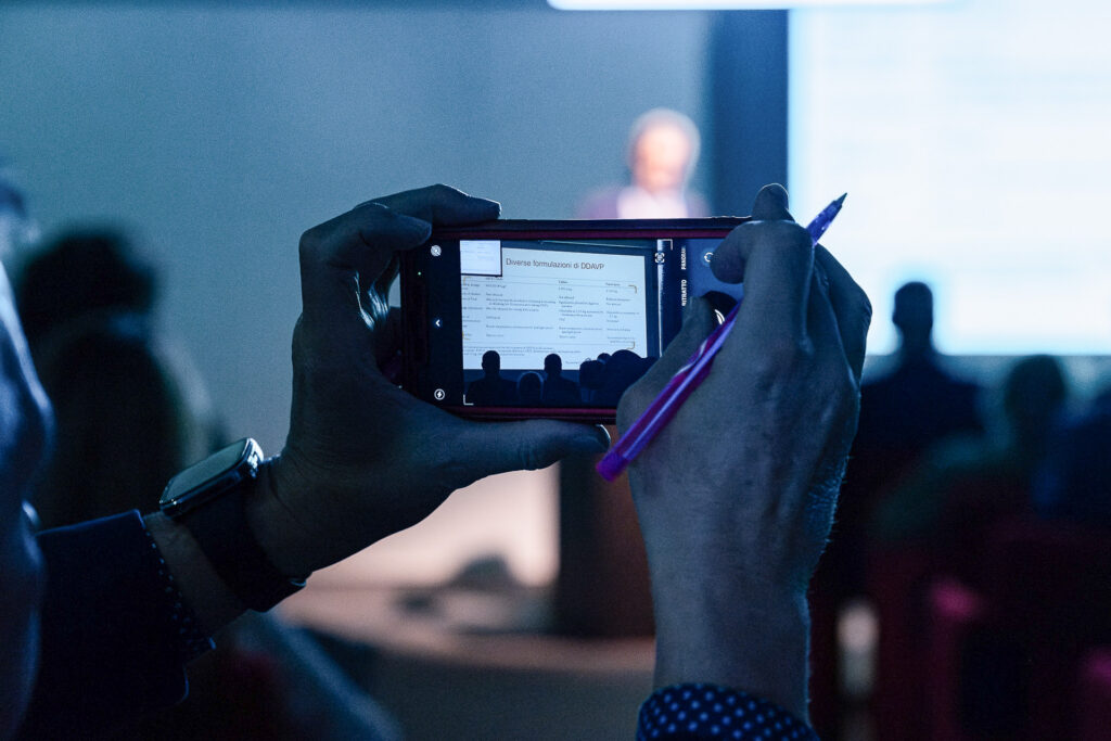 Corporate events, conferences, networking, brand activations and business gatherings documented with a documentary approach. Photography for corporate events, conferences, networking and brand experiences.